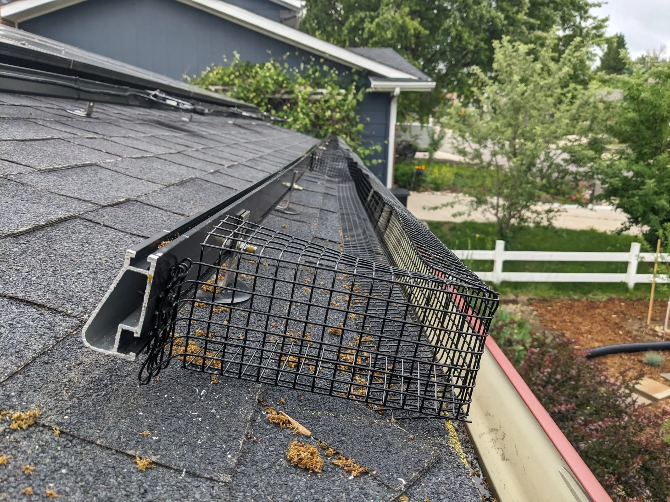 Pre-Installing Wire Mesh for Zero-Setback PV Arrays